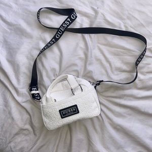 Womens Guess bag 💼 🤍